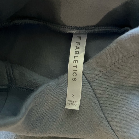 Fabletics NWOT Zaylee Funnel Neck Tunic Faded Denim Blue Size Small - Picture 7 of 8